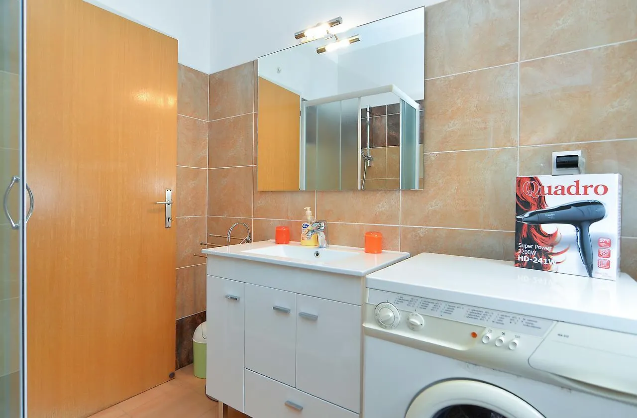 Apartment & Room Tanja 1552 Пула