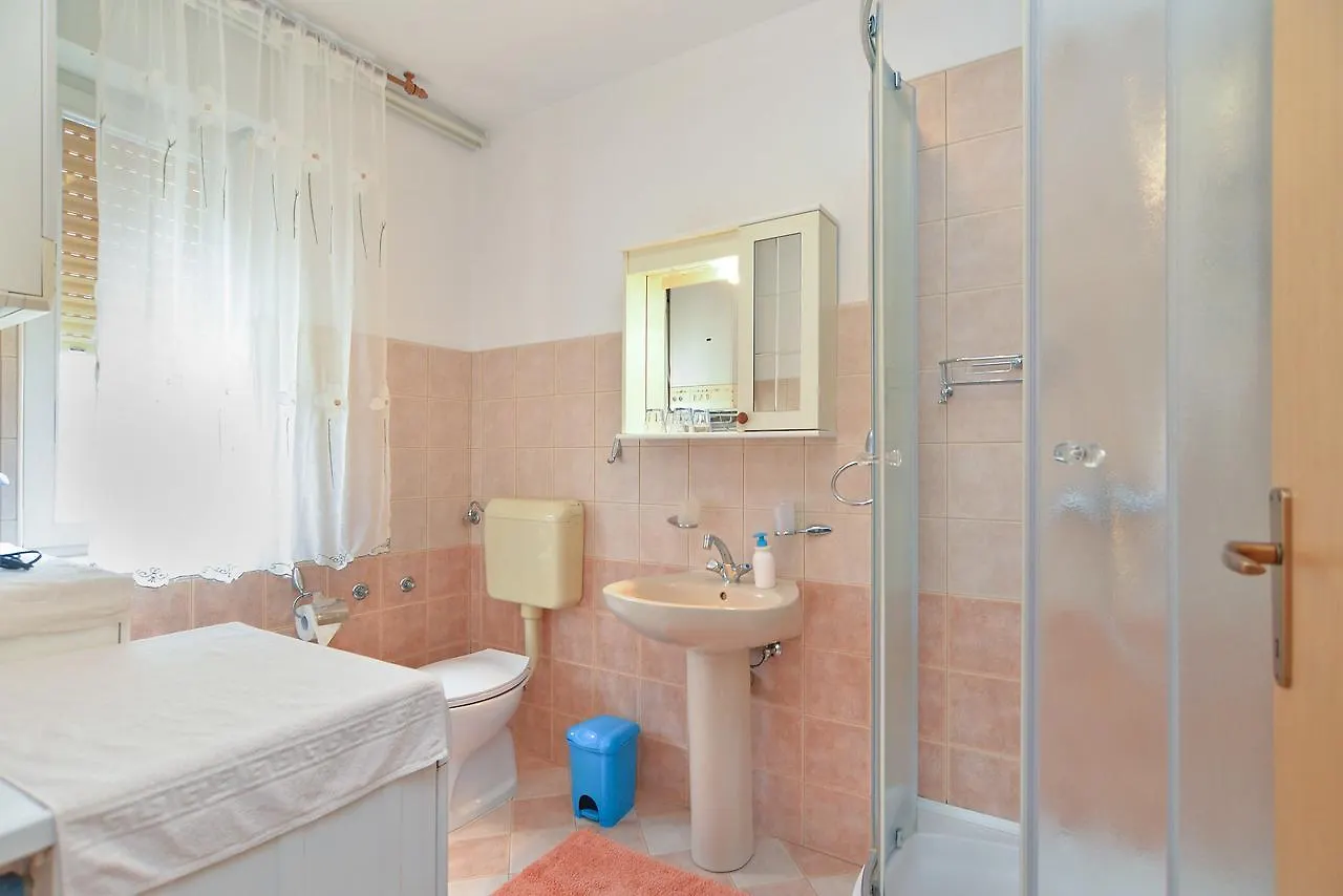Apartment & Room Tanja 1552 Пула Гостевой дом