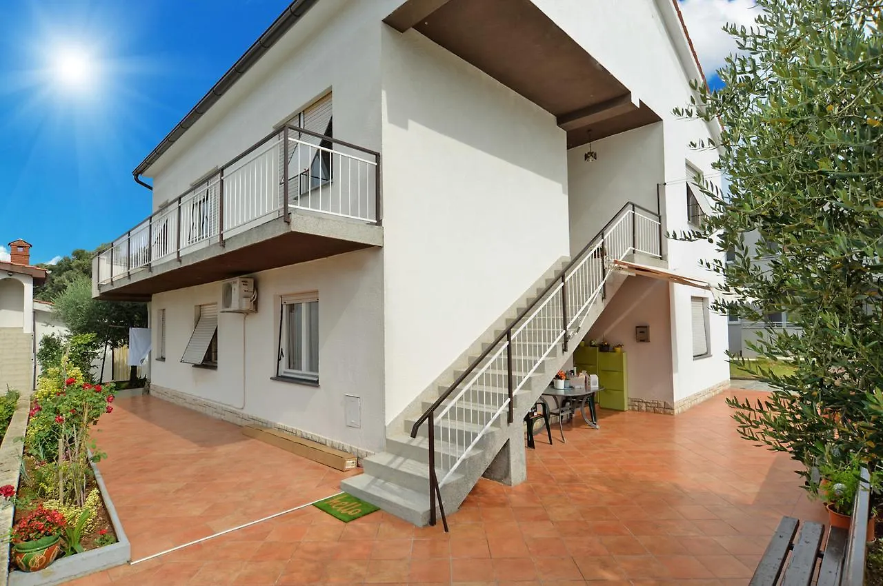 Apartment & Room Tanja 1552 Pula Guest house