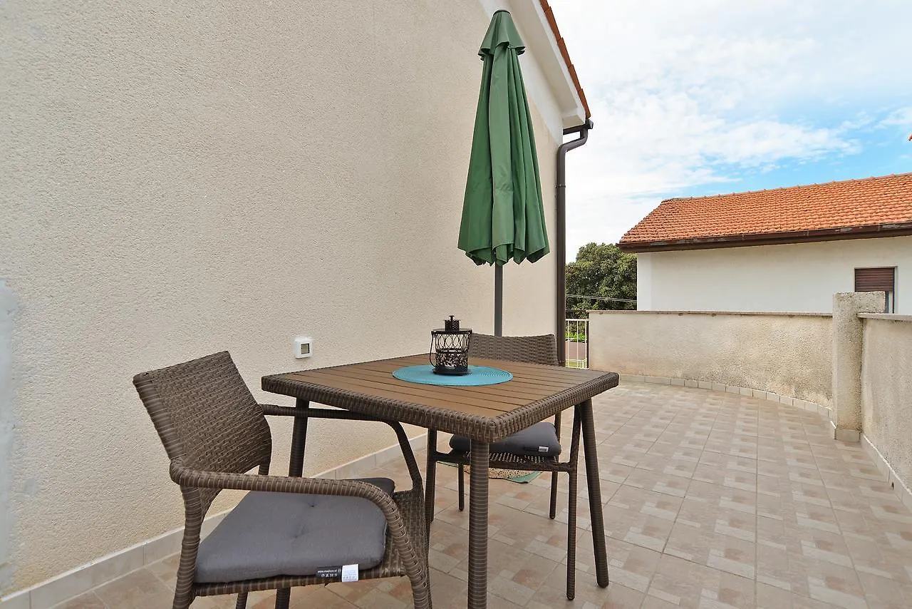 Apartment & Room Tanja 1552 Pula 3*,  Croatia