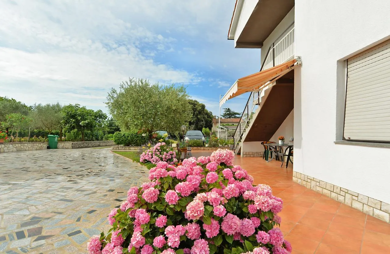 Apartment & Room Tanja 1552 Pula Guest house